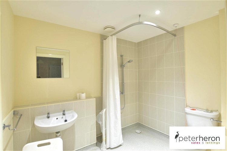 En-Suite Shower Room - Picture 8 of 15
