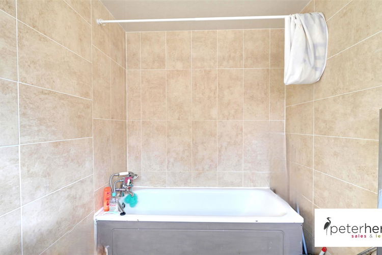 Bathroom - Picture 7 of 9