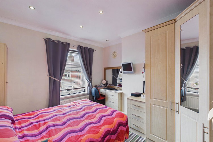 Bedroom 1 - Picture 14 of 22