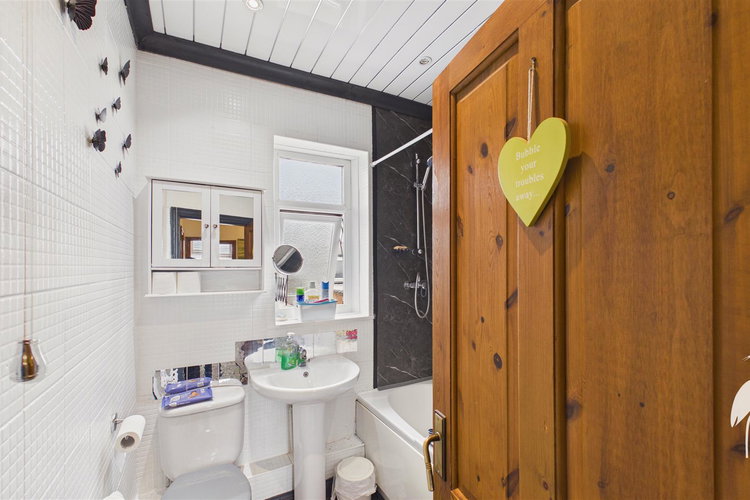 Bathroom - Picture 19 of 22