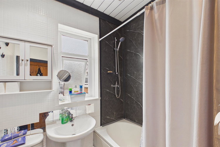 Bathroom - Picture 20 of 22