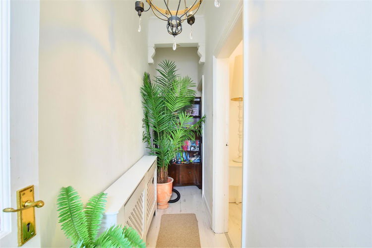 Entrance Hall - Picture 12 of 17