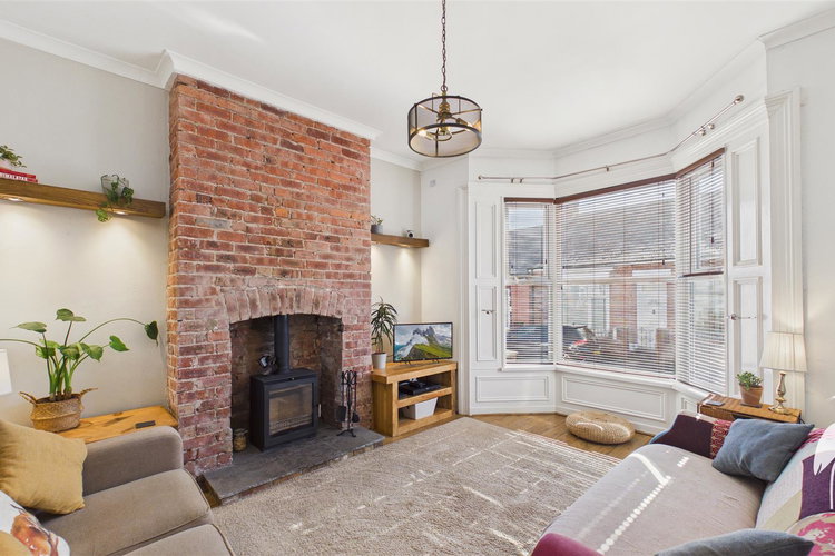 Lounge - Picture 2 of 27