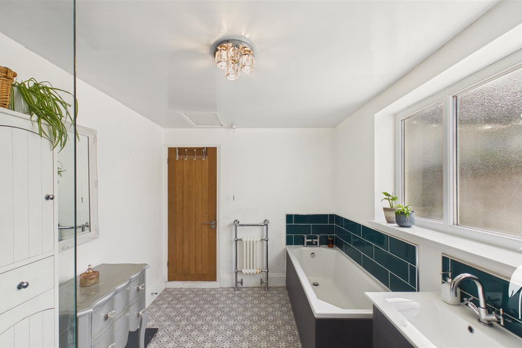 Bathroom - Picture 14 of 27