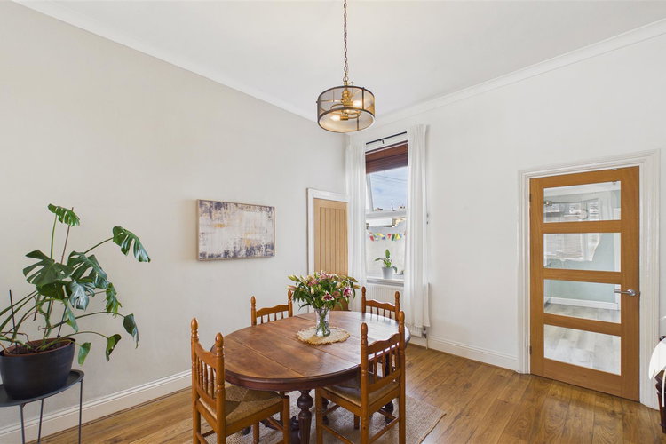 Dining Room - Picture 6 of 27