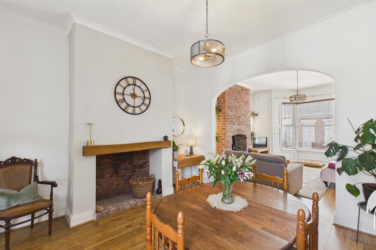 Dining Room - Picture 7 of 27