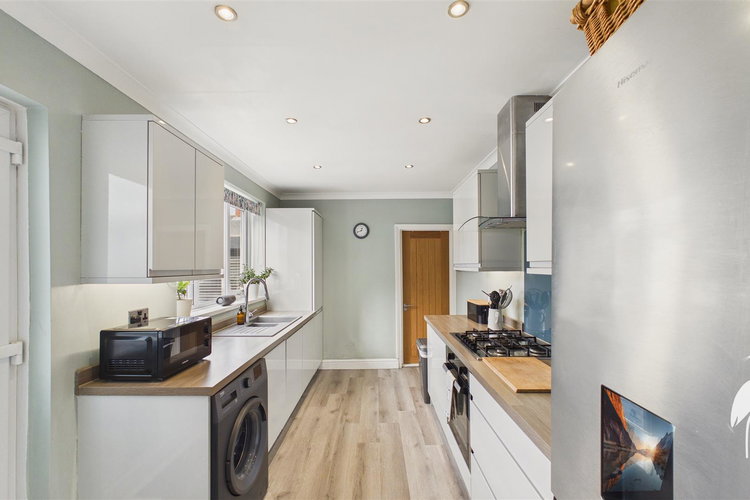 Kitchen - Picture 8 of 27