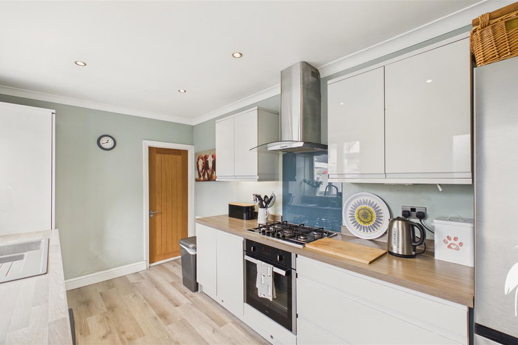 Kitchen - Picture 9 of 27