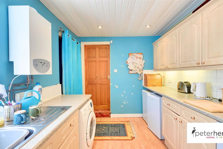 Kitchen - Picture 7 of 19