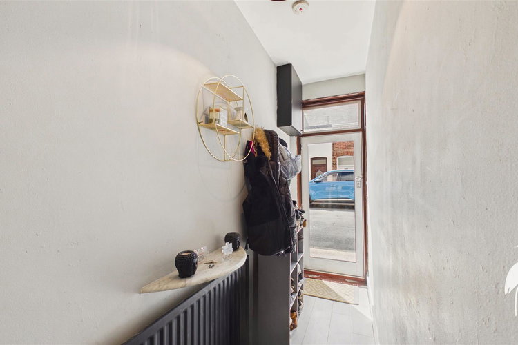 Entrance Hall - Picture 13 of 18