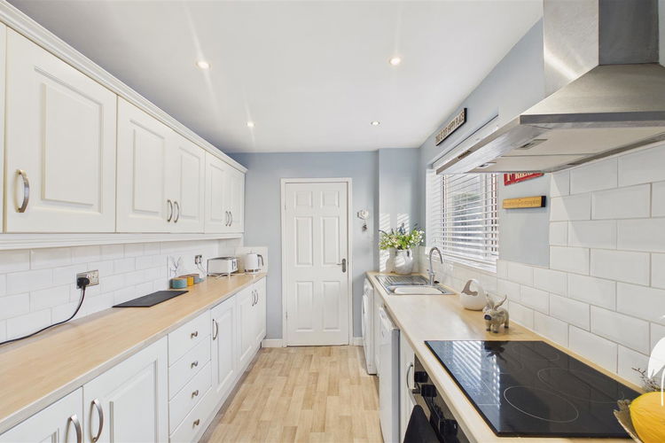 Kitchen - Picture 7 of 21