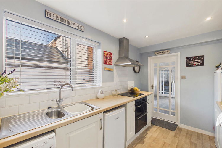 Kitchen - Picture 9 of 21