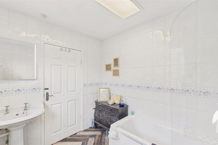 Bathroom - Picture 12 of 21