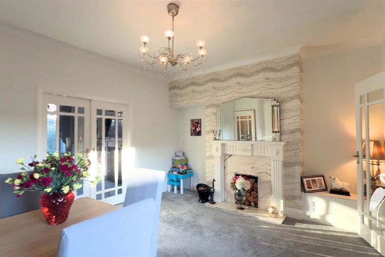 Dining Room - Picture 5 of 21