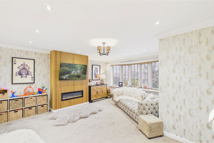 Lounge - Picture 2 of 35