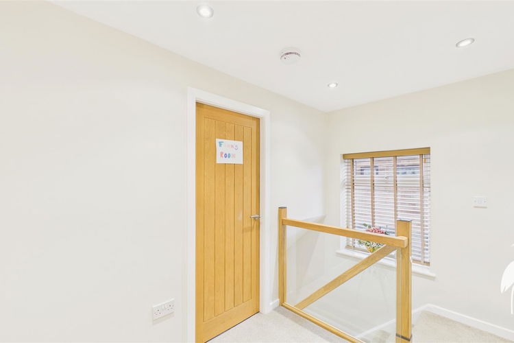 First Floor Landing - Picture 22 of 35