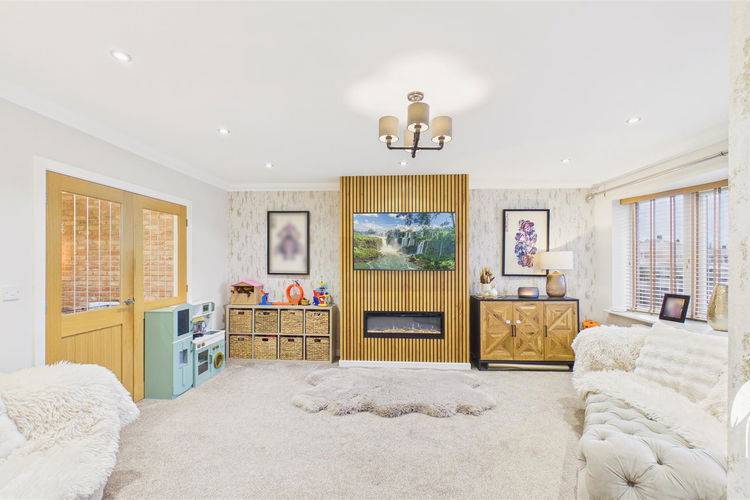 Lounge - Picture 5 of 35