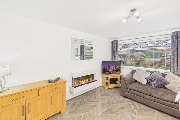 Lounge - Picture 4 of 18