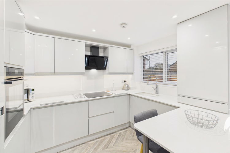 Kitchen - Picture 6 of 18