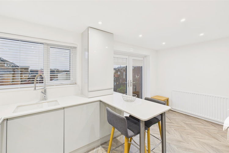 Dining Room - Picture 8 of 18