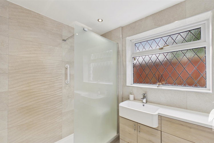 Shower Room - Picture 18 of 21