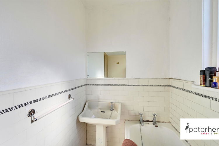 Bathroom - Picture 17 of 21