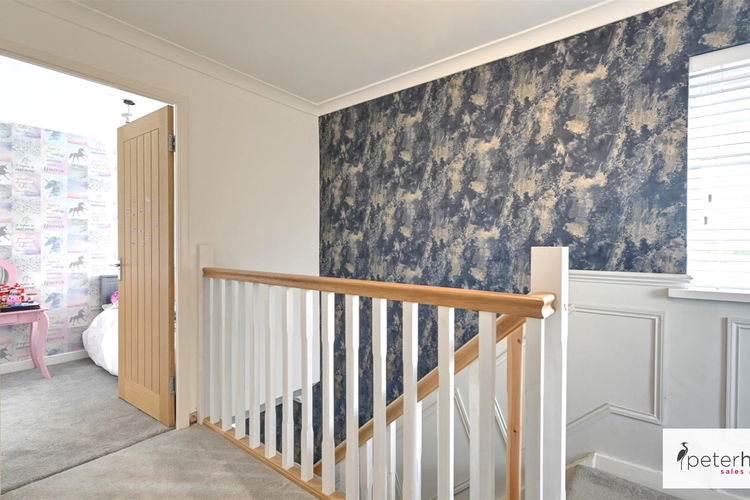 First Floor Landing - Picture 12 of 13