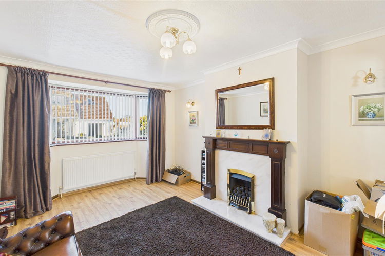 Lounge - Picture 3 of 24