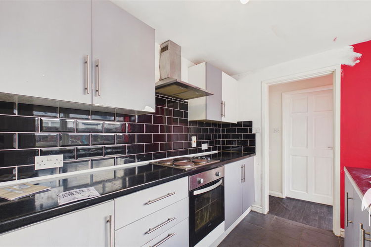 Kitchen - Picture 5 of 14