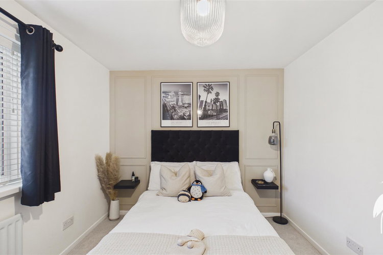 Bedroom 1 - Picture 14 of 21