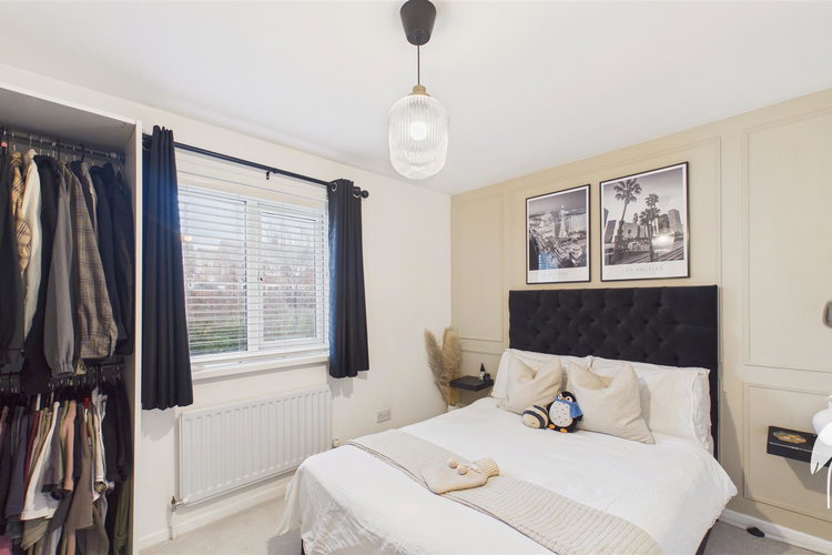 Bedroom 1 - Picture 12 of 21