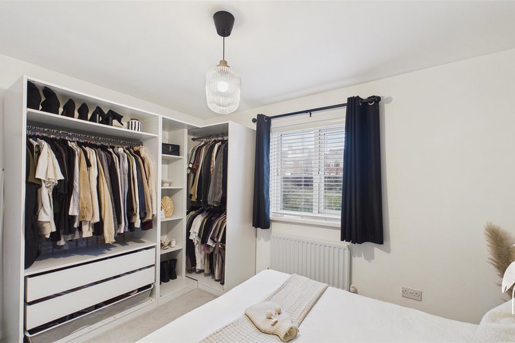 Bedroom 1 - Picture 13 of 21