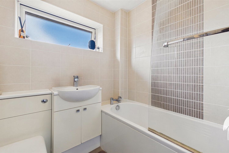 Bathroom - Picture 16 of 21