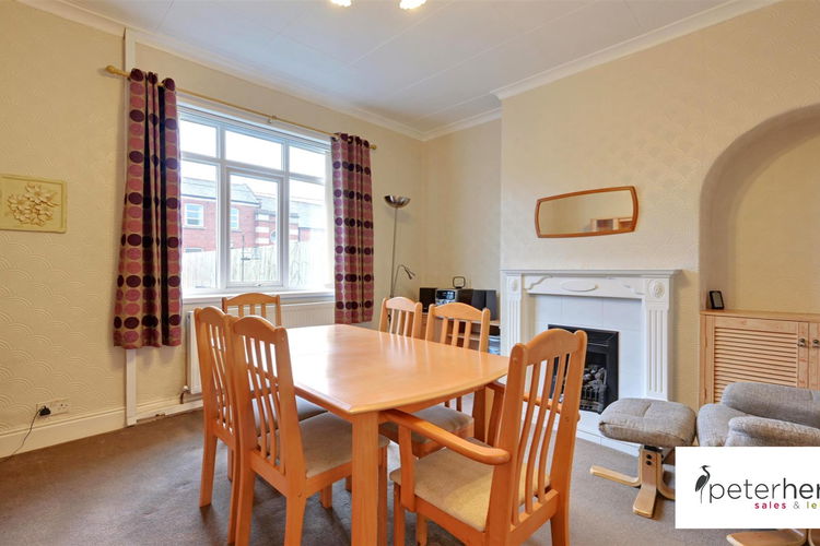 Dining Room - Picture 3 of 16