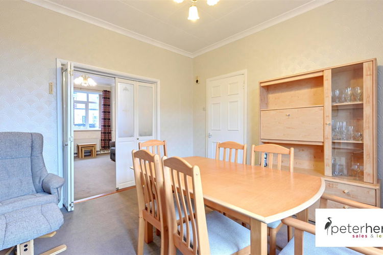 Dining Room - Picture 4 of 16
