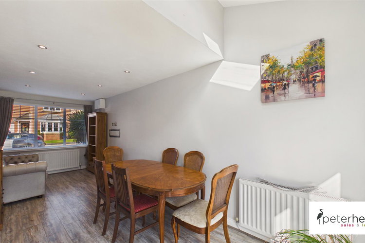 Dining Room - Picture 10 of 37
