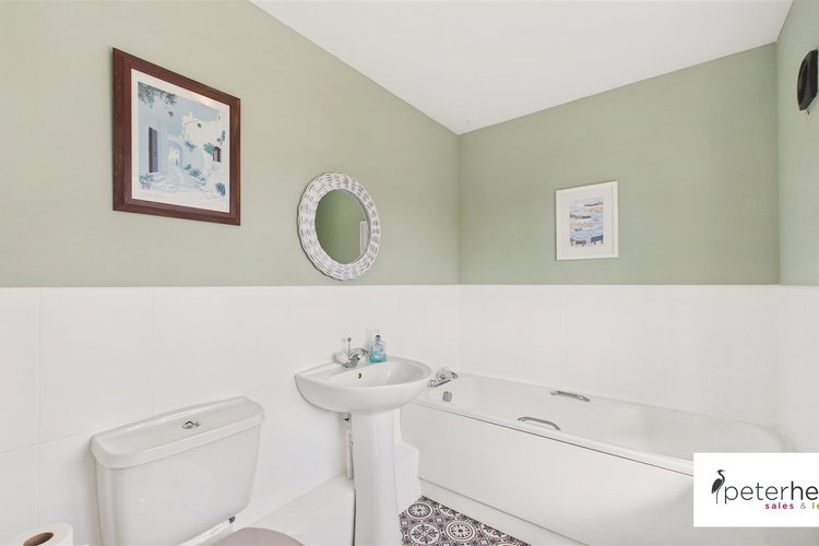 Bathroom - Picture 29 of 37