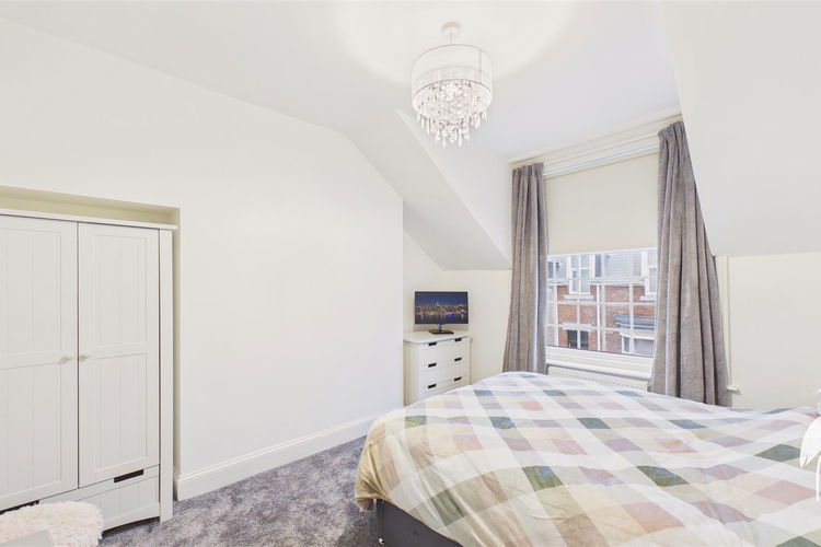 Bedroom 1 - Picture 14 of 23