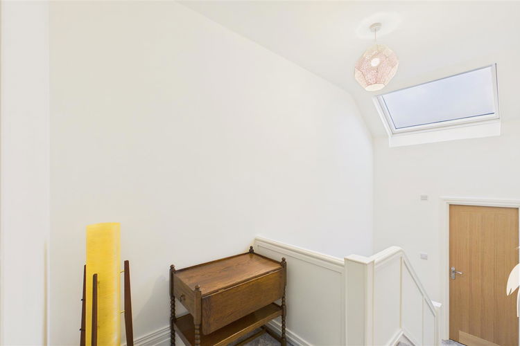 First Floor Landing - Picture 19 of 23