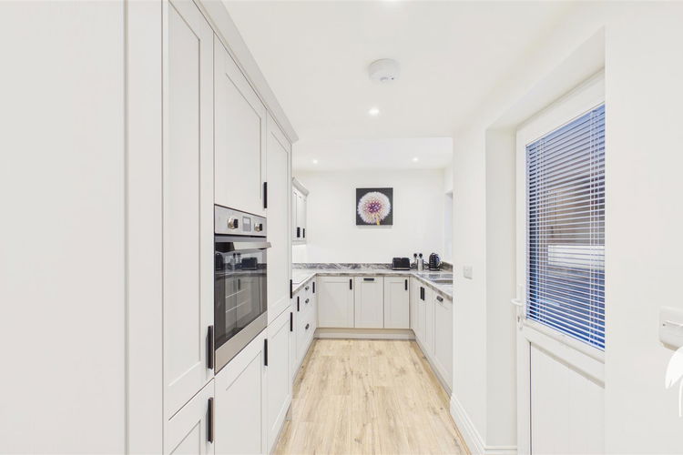 Kitchen - Picture 6 of 23