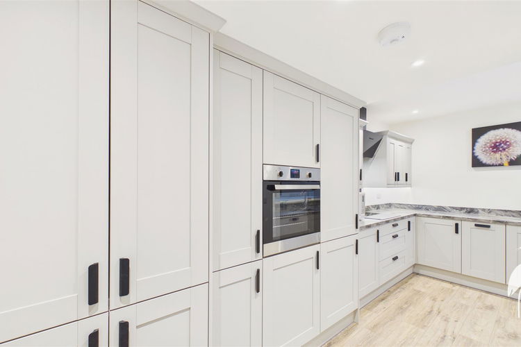 Kitchen - Picture 7 of 23