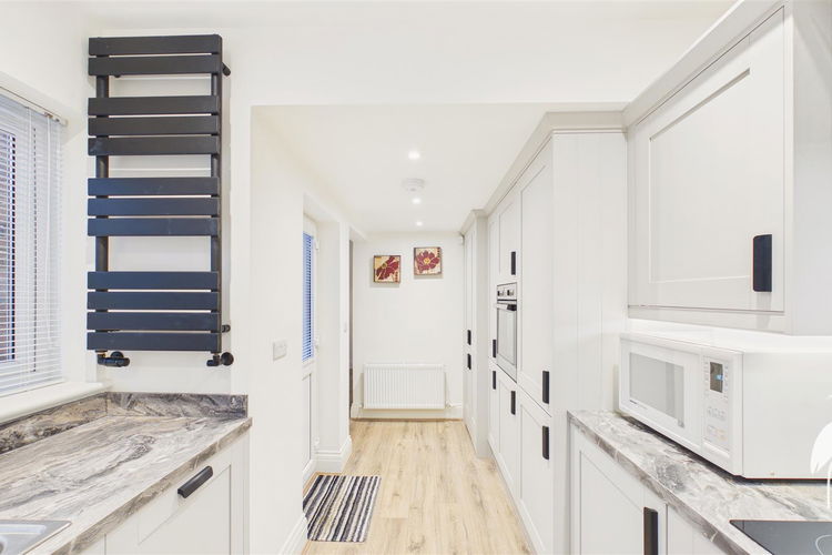 Kitchen - Picture 10 of 23