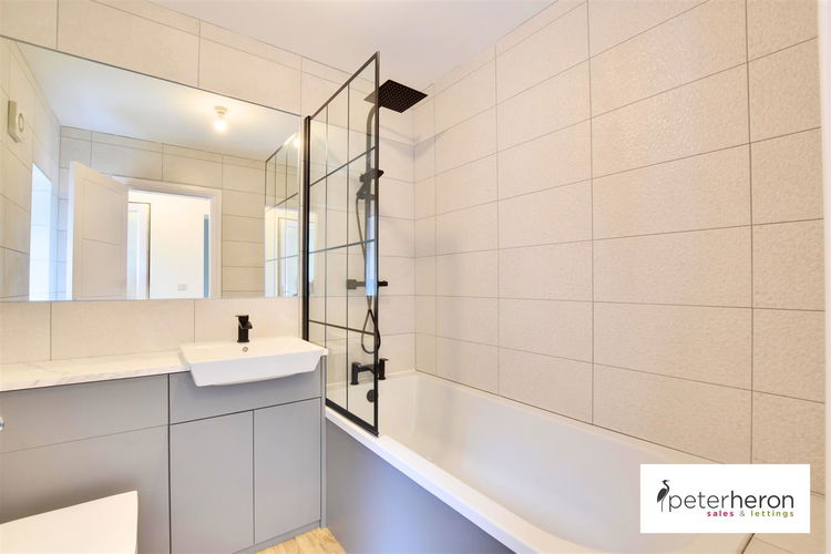 Bathroom - Picture 8 of 15