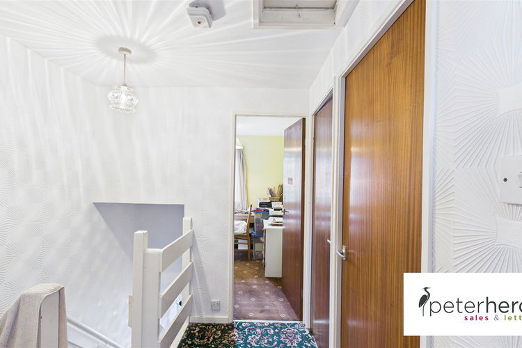 First Floor Landing - Picture 18 of 23