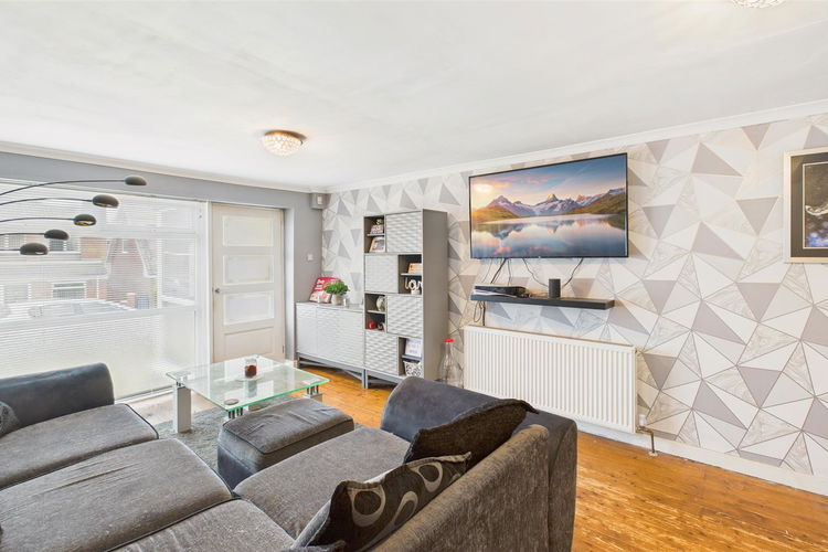 Lounge - Picture 4 of 15