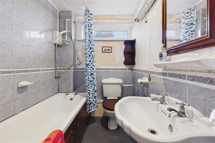 Bathroom - Picture 12 of 15