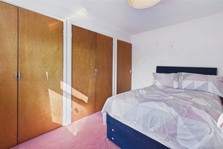 Bedroom 1 - Picture 9 of 15