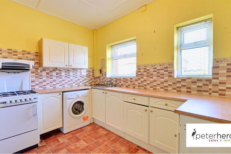 Kitchen - Picture 4 of 16
