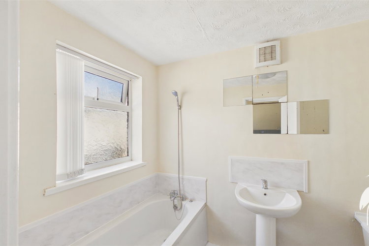 Bathroom - Picture 13 of 16