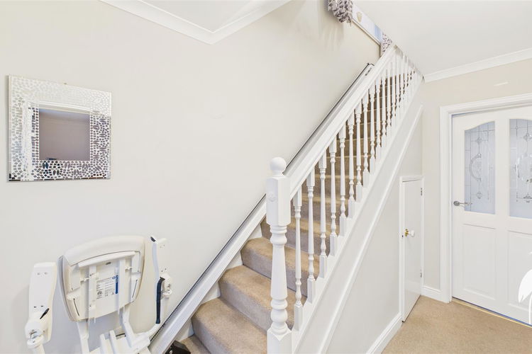 Entrance Hall - Picture 11 of 23